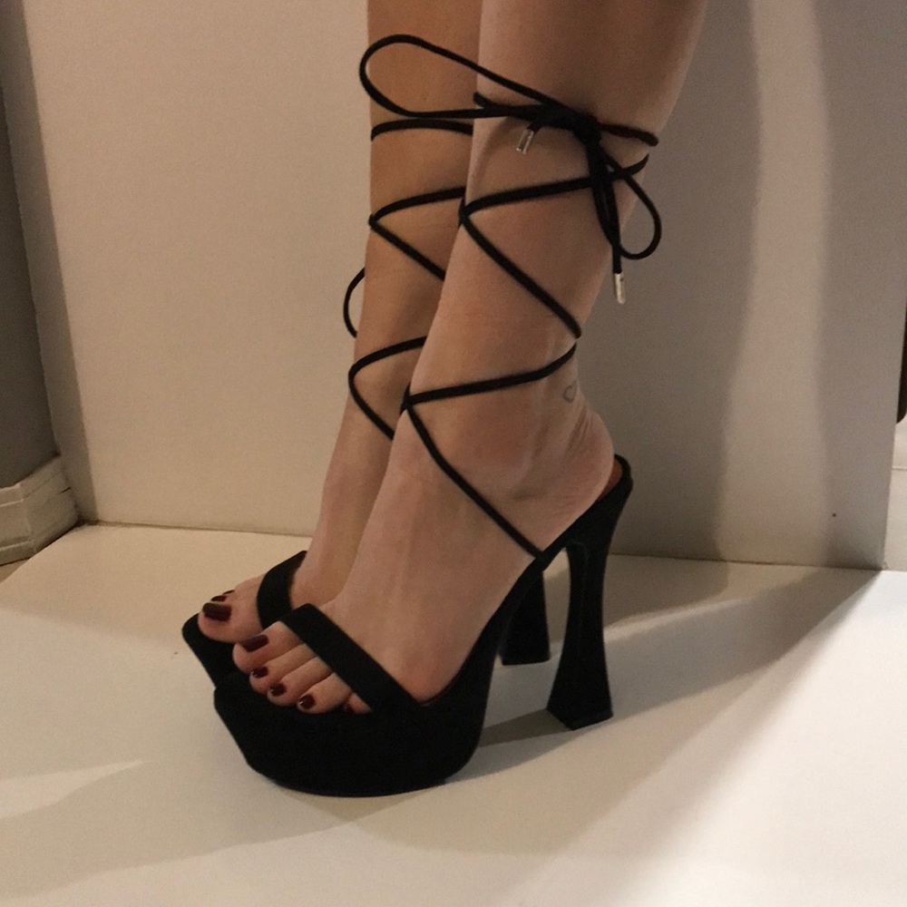 Oh Polly Elegant Black Lace-Up Heels